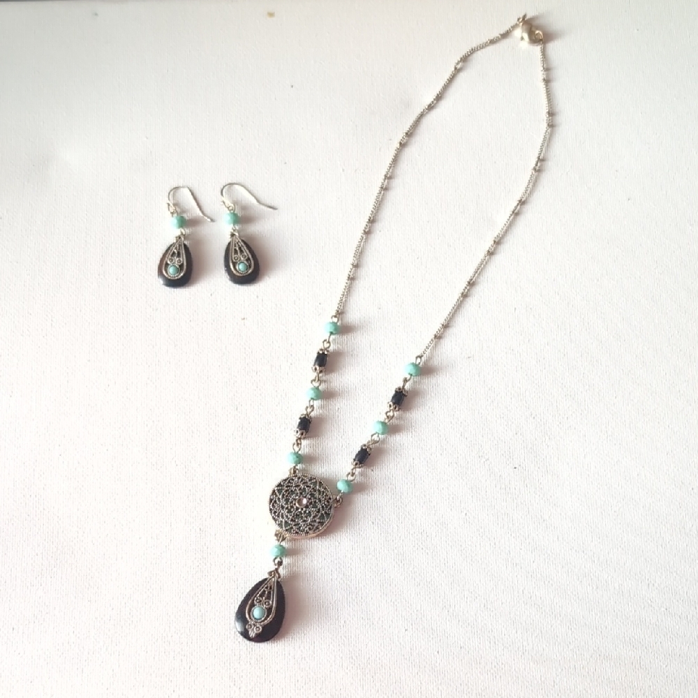 Elegant Silver and Turquoise Jewelry Set